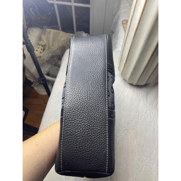 B926 - Preloved Dooney & Bourke Black Signature DB Logo Shoulder Bag – Clean Con - Picture 3 of 4
